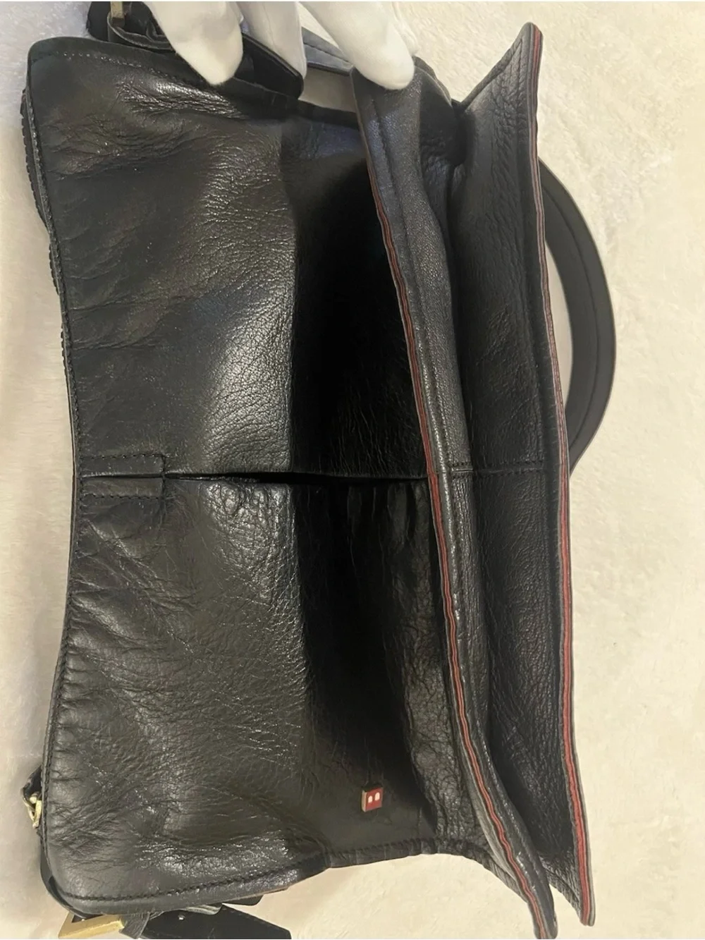 💚 Bally Switzerland Leather Black Shoulder Bag With Inside Pouch💚